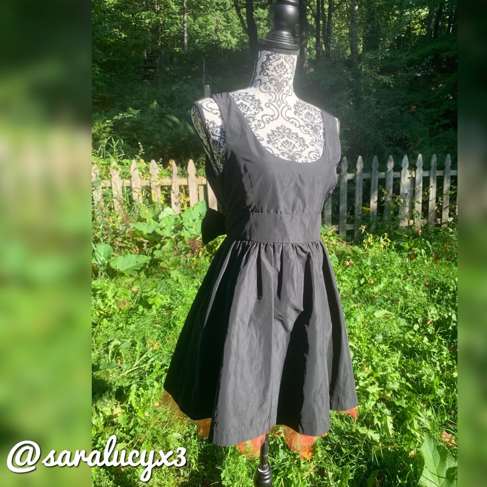 4/$15 Twenty One Clothing • Adorable Dress